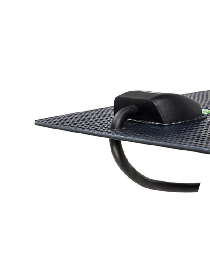 Flexibles Solarpanel 125 WP 4mm Dachdurchführung