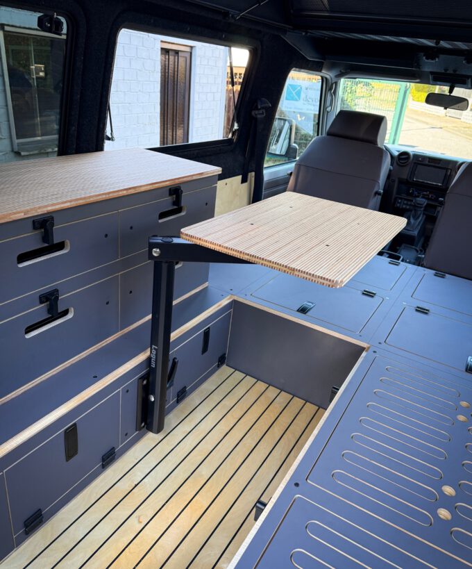 land cruiser innenausbau boxplorer lc78 modulausbau kit diy Tisch